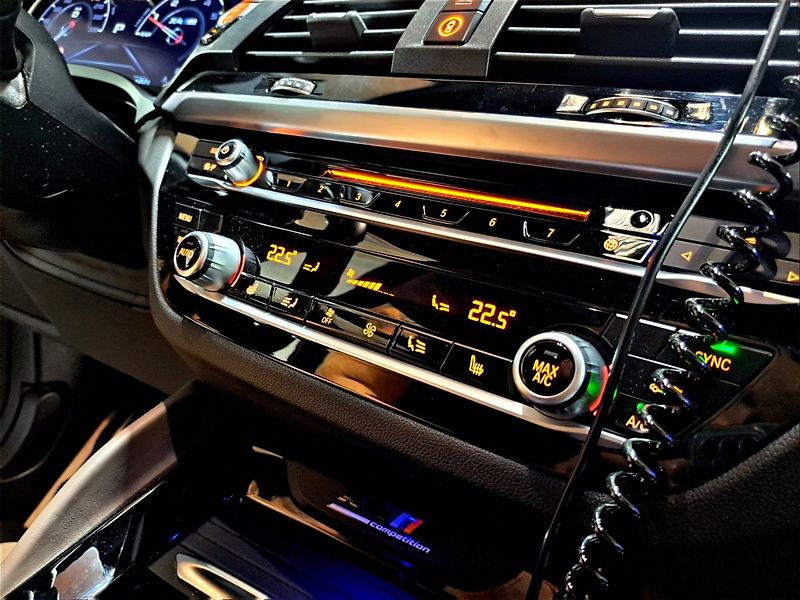 BMW X4 (2019) X4M Competition 510 PS - fotka 20 z 38