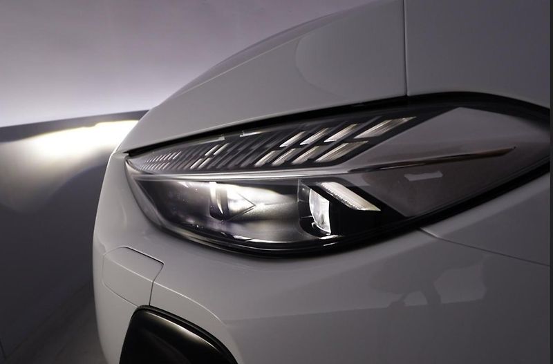 Audi A5 Avant e-hyb. S-line AWD Matrix - fotka 9 z 25