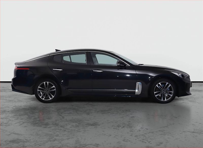 Kia Stinger (2018) 2.2 CRDi - fotka 6 z 23