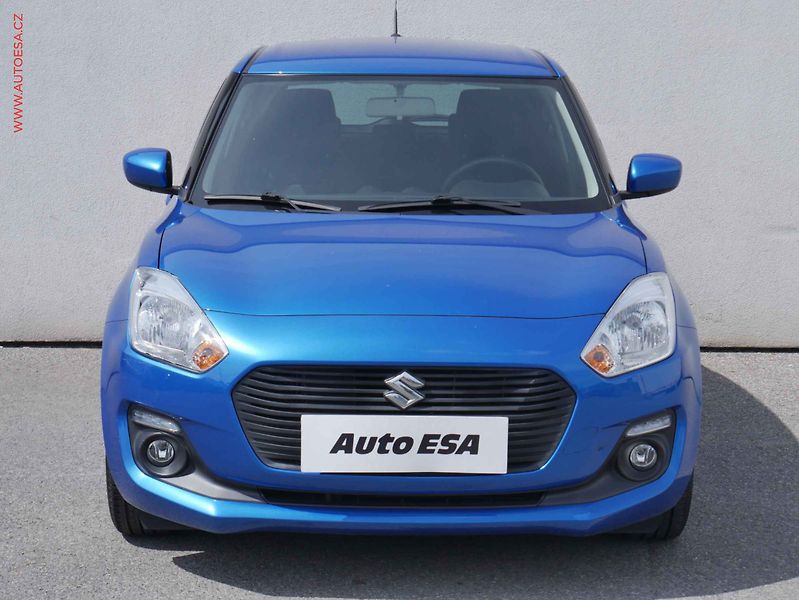 Suzuki Swift (2019) 1.0 Boosterjet, ČR, AC - fotka 2 z 18