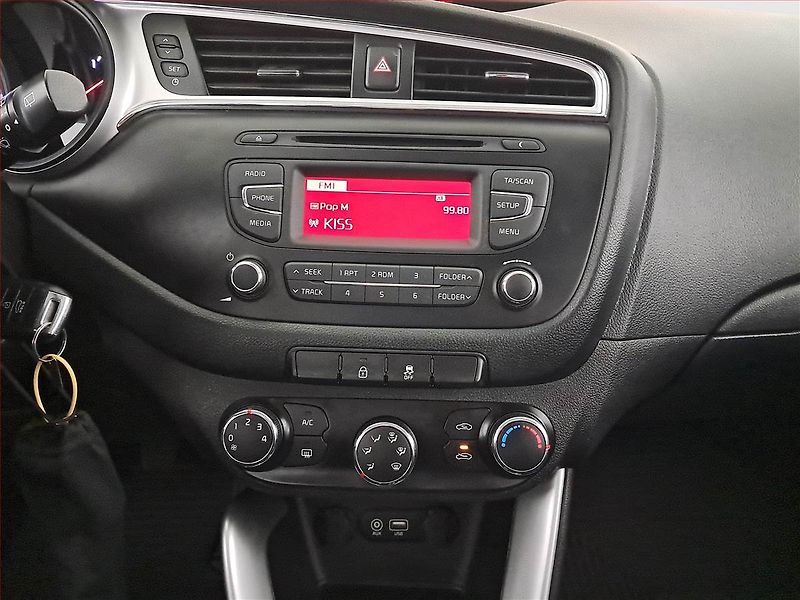 Kia Ceed (2017) 1.4 CRDi, Serv.kniha, Tempomat - fotka 12 z 16