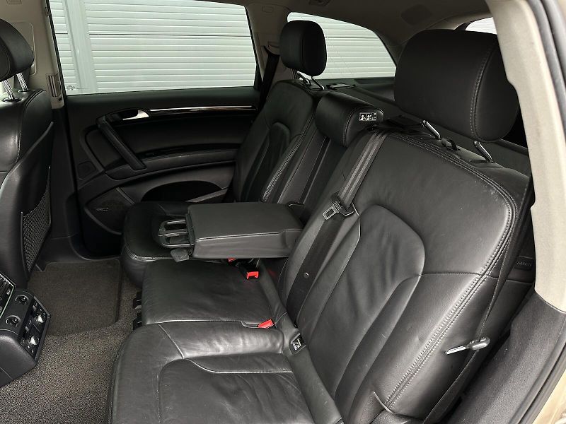 Audi Q7 3.0TDi V6 4x4 Tiptronic 233PS - fotka 41 z 48