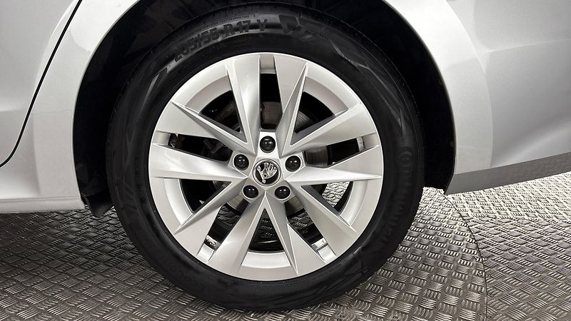 Škoda Octavia 2.0 TDI DSG Style - fotka 19 z 27