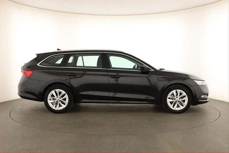 Škoda Octavia (2022) Style 2.0 TDI, Automat, ČR - fotka 6 z 14