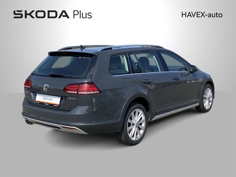 Volkswagen Golf (2020) Variant 2.0 TDI DSG 4Motion Al - fotka 2 z 31