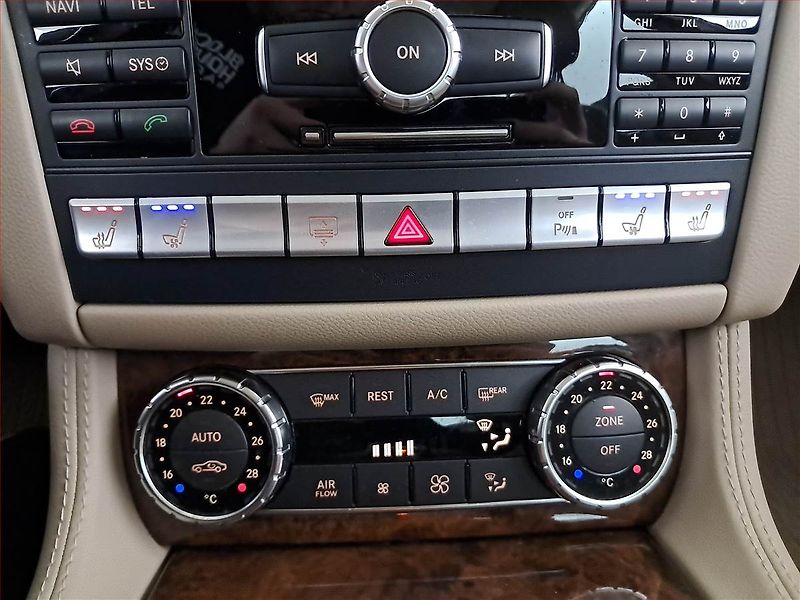 Mercedes-Benz CLS (2011) 350 CDI, Automat, Kůže, Navi - fotka 21 z 21