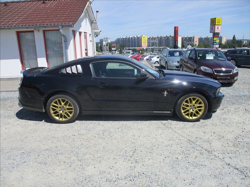 Ford Mustang 3,7 L V6, 224kW, ZAMLUVEN, - fotka 5 z 24