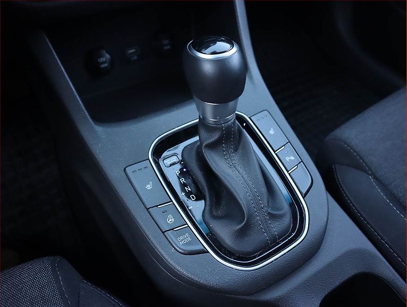 Hyundai i30 (2022) 1.5 T-GDI MHEV - fotka 13 z 19