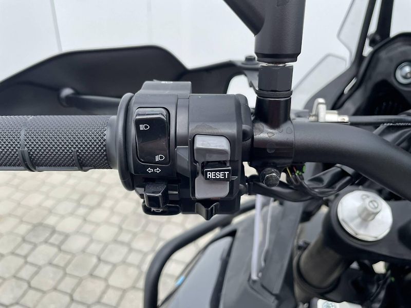 Yamaha (2025) XTZ 700 Ténéré World Raid + Ak - fotka 13 z 14