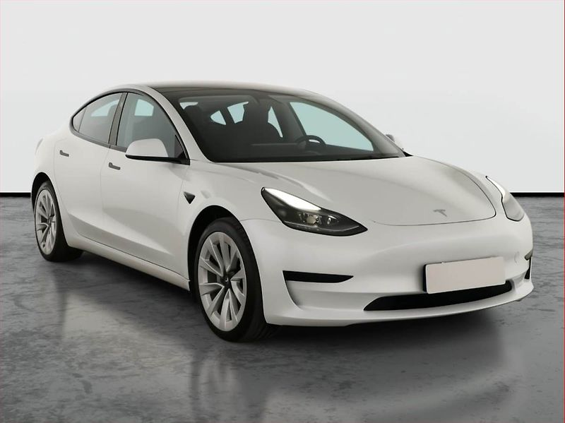 Tesla Model 3 (2023) Standard Range 60kWh, SoH 97% - fotka 1 z 21