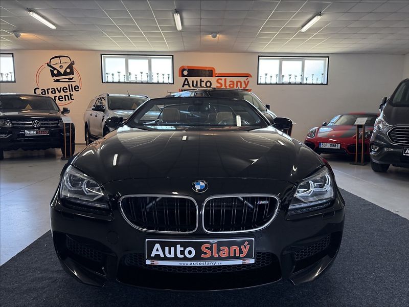 BMW M6 4,4 V8 412kW individual - fotka 12 z 30