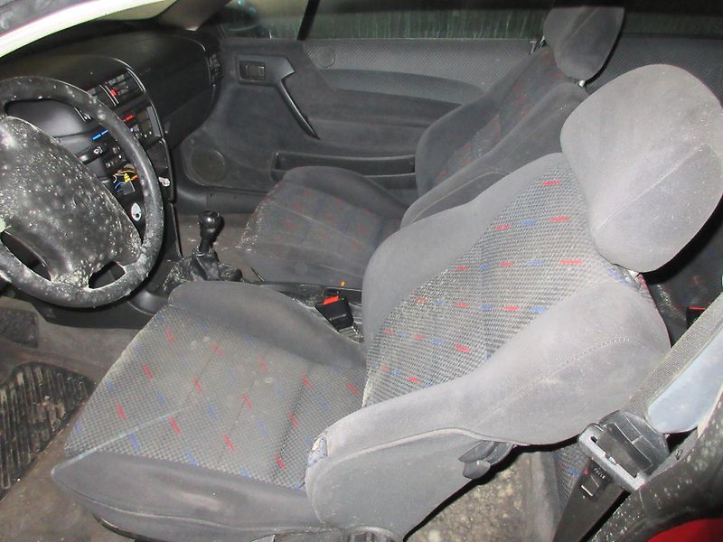 Opel Calibra (1996) 2.0 - fotka 5 z 13