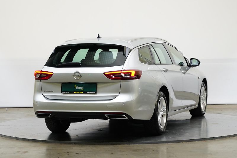 Opel Insignia - fotka 2 z 24