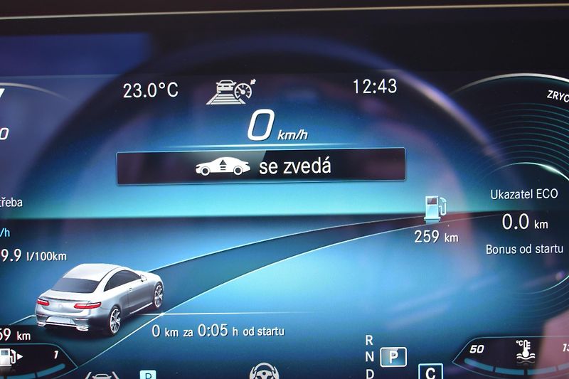 Mercedes-Benz Třídy E (2021) E400d 4M AMG Coupe/KeyLess/mas - fotka 28 z 46