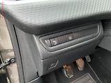 Peugeot 2008 (2016) 1.6 HDi, Allure, navi - náhled 16