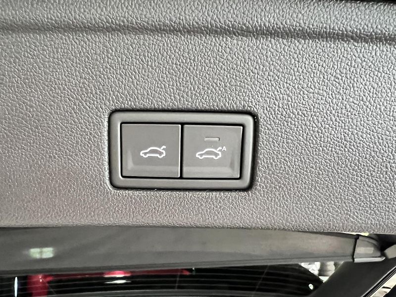 Volkswagen Touareg (2024) 3.0 TDI 210kW R-LINE EXCLUSIVE - fotka 32 z 56