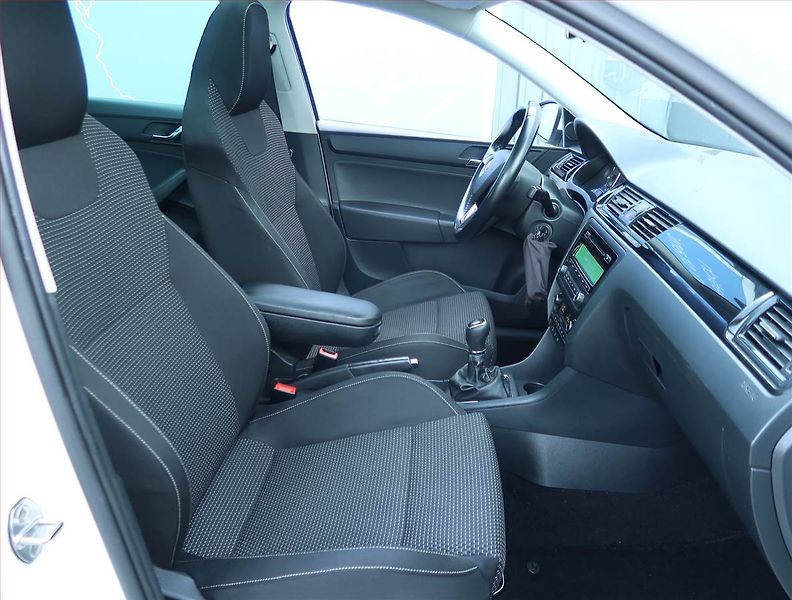 Škoda Rapid (2014) Spaceback 1.2 TSI, Serv.kniha - fotka 9 z 17