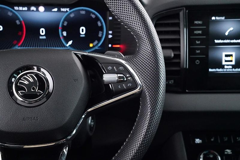Škoda Karoq 2.0TSI 4x4 Sportline DCC Kůže - fotka 16 z 29