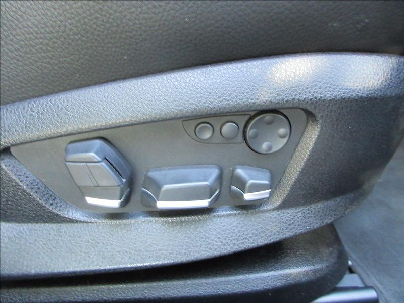 BMW Řada 5 535d xDrive, Panorama, Navi, K - fotka 28 z 34
