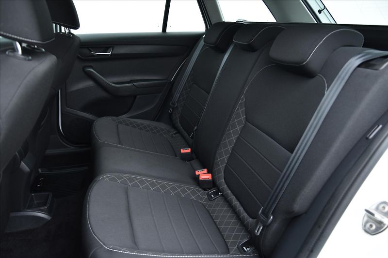 Škoda Fabia 1.4 TDI 66kW DSG AMBITION ČR - fotka 11 z 23
