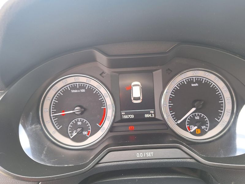Škoda Octavia (2018) 1,6 TDi 85 Kw, navi z operáku  - fotka 15 z 17