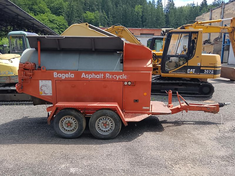 Ostatní (1992) Recyklátor Asfaltu BA4000 - fotka 1 z 11