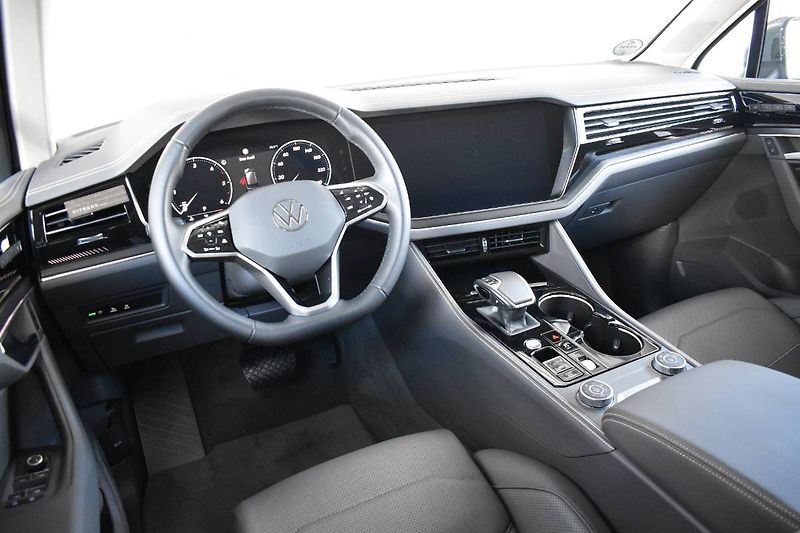Volkswagen Touareg (2023) 3.0TDI 210kW, LED Matrix, tažn - fotka 5 z 28