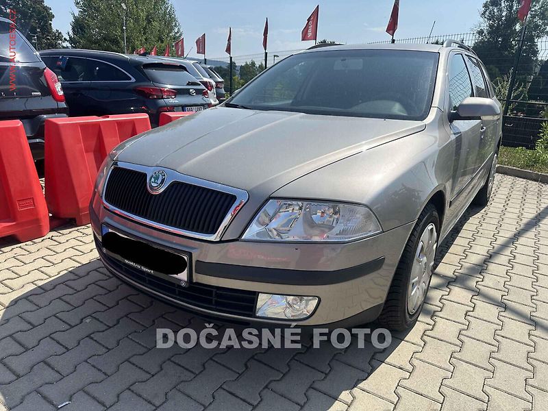Škoda Octavia (2007) 2.0 FSi, autoAC - fotka 1 z 3