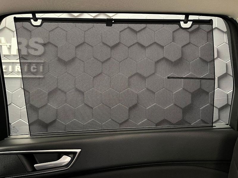 Ford S-MAX 2.5 HEV TITANIUM 7 míst - fotka 28 z 70