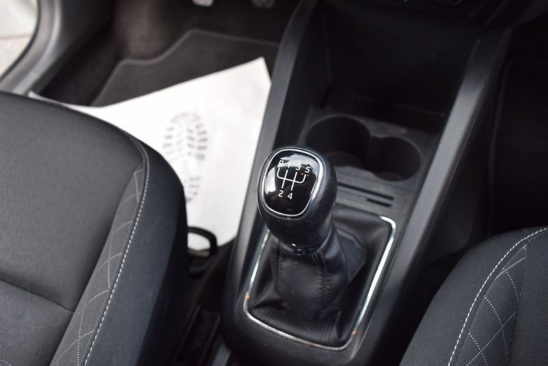 Škoda Fabia (2015) 1.2TSI 66kw STYLE AC TEMPOMAT - fotka 32 z 45