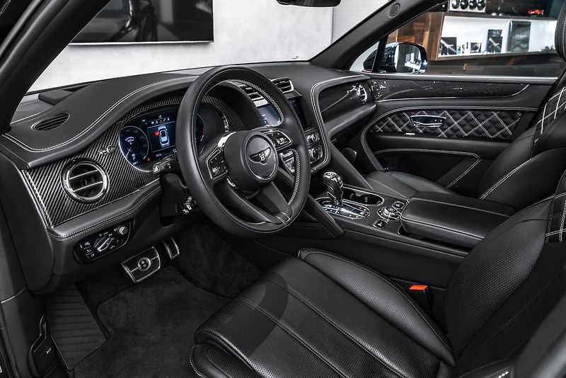 Bentley Bentayga First Edition - fotka 11 z 30