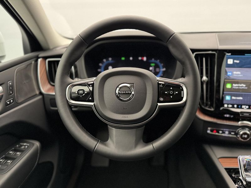 Volvo XC60 T8 AWD RECHARGE BRIGHT PLUS  - fotka 19 z 46