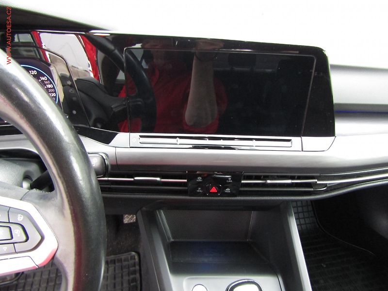 Volkswagen Golf (2020) 1.5 TSi, Style, LED, navi - fotka 15 z 22