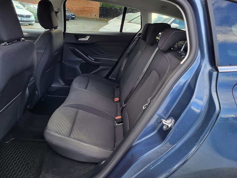 Ford Focus 1.0 EcoBoost mHEV 114kW autom. - fotka 8 z 46