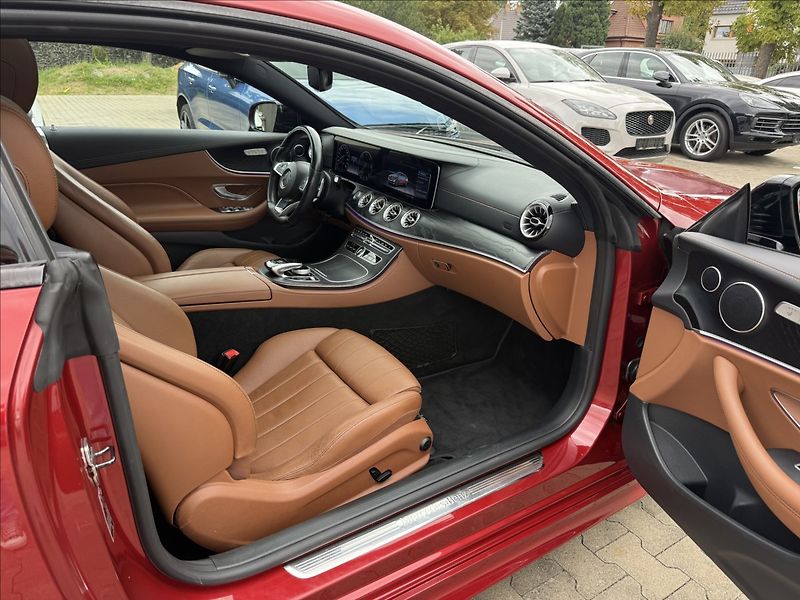 Mercedes-Benz Třídy E 220d AMG Avantgarde Kupé - fotka 7 z 22