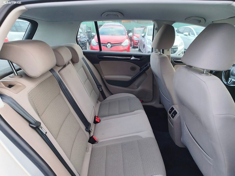 Volkswagen Golf (2011) - fotka 16 z 31