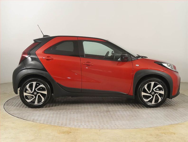 Toyota Aygo (2025) 1.0, Serv.kniha, Navi - fotka 6 z 20
