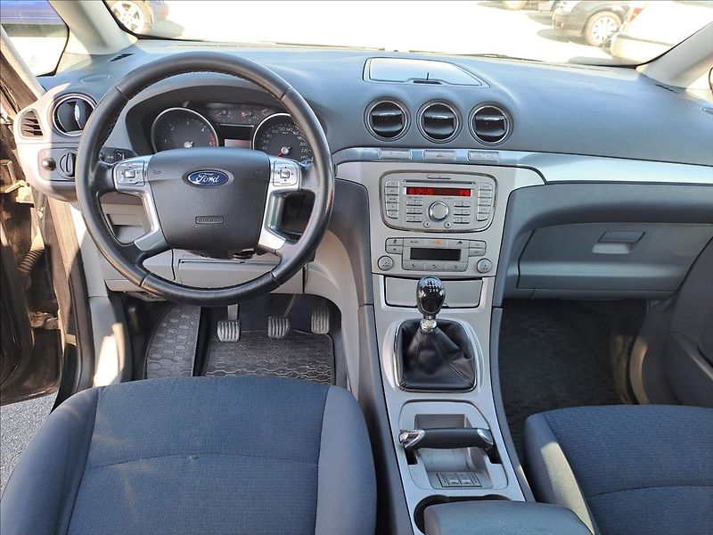 Ford Galaxy 2,0 TDCI DIGIKLIMA 7 MÍST - fotka 9 z 14
