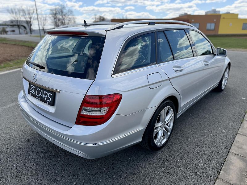 Mercedes-Benz Třídy C 180 CGI 7G AUTOMAT 2X KOLA - fotka 5 z 40