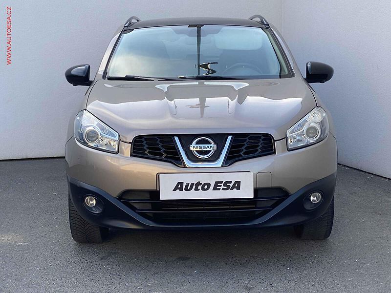 Nissan Qashqai (2013) 1.6 16V, I-Way, panor - fotka 2 z 17