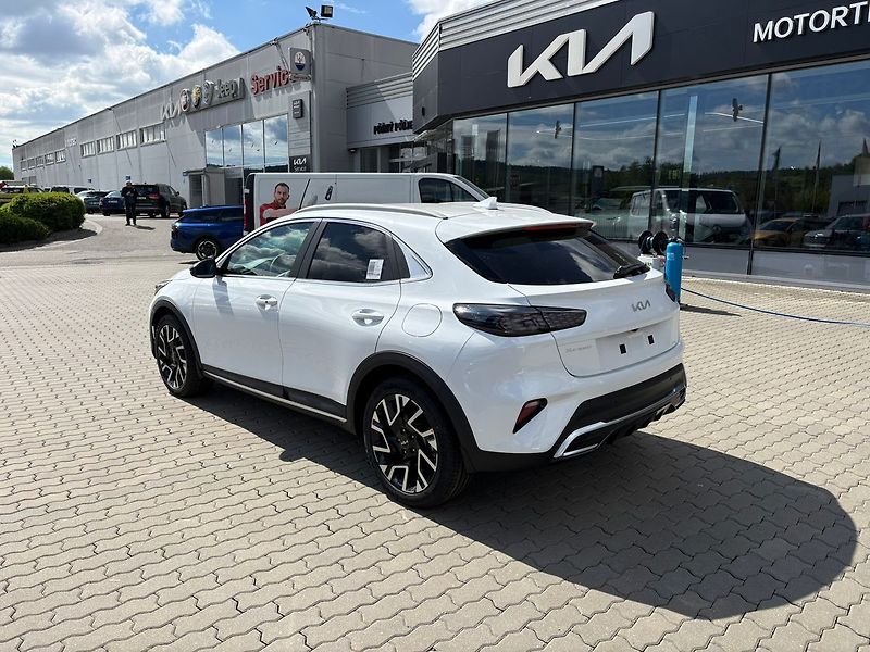 Kia Ceed (2025) 1,6 T-GDi GPF 7DCT STEEL EDITI - fotka 5 z 12