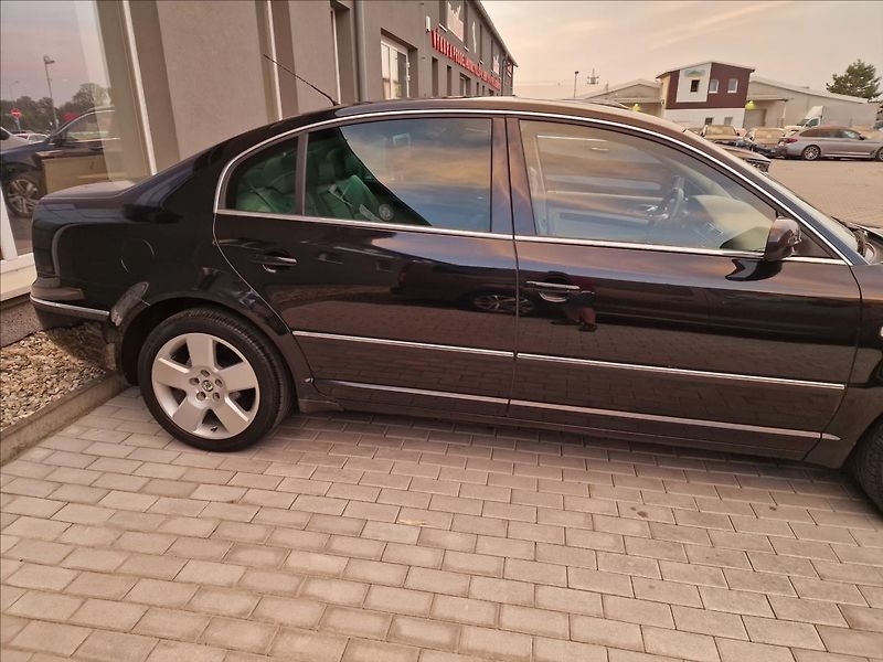 Škoda Superb 2.5 TDI  V6 120kW Elegance,ČR - fotka 34 z 46