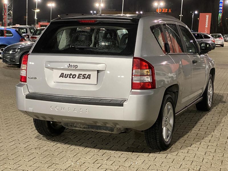 Jeep Compass (2007) 2.0CRDi 4x4, 1.maj, AC - fotka 4 z 15