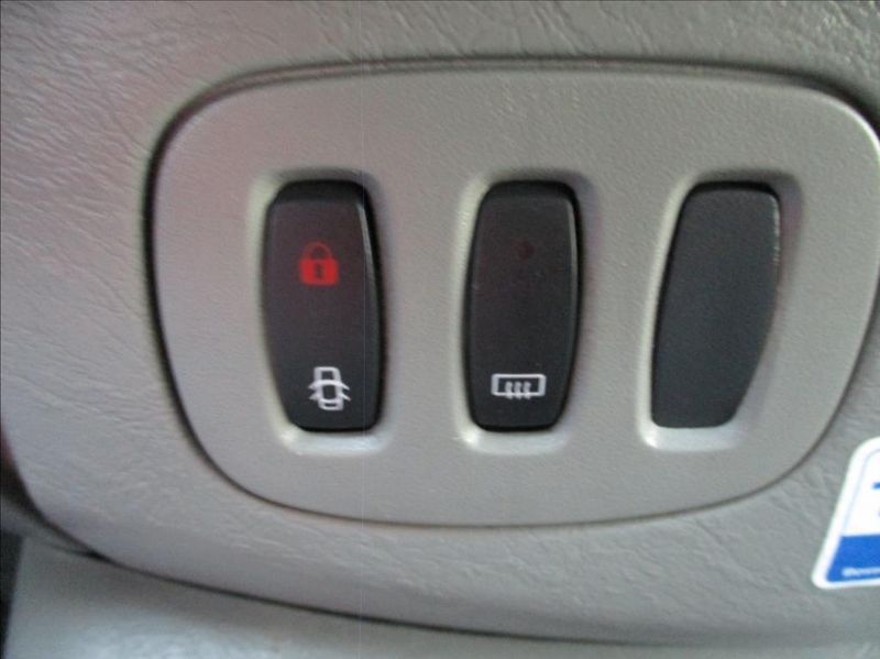 Renault Trafic 2,5 DCi, 8 míst, klima, tažné, - fotka 19 z 29