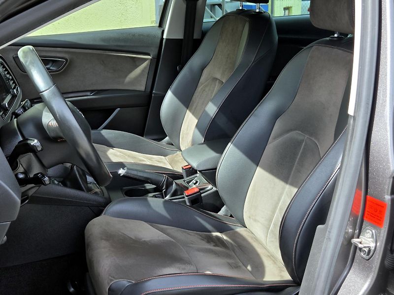 Seat Leon 2,0TDi xPERIENCE 4drive ROZVOD - fotka 31 z 51
