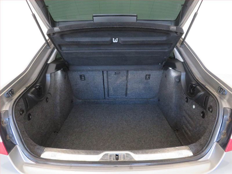 Škoda Superb (2012) 2.0 TDI, Tempomat - fotka 15 z 16