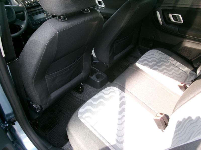 Škoda Fabia (2009) 1,4 16V KLIMA TEMP ALU - fotka 9 z 21