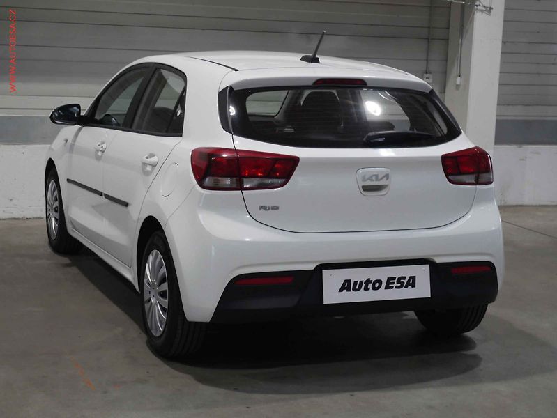 Kia Rio (2022) 1.2 i, 1.maj,ČR, AC, park - fotka 4 z 18