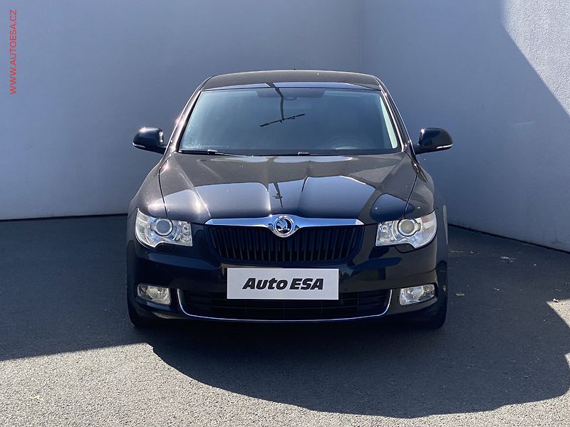 Škoda Superb (2011) 1.4 TSi, Elegance, TZ - fotka 2 z 17