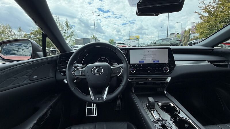 Lexus RX 500h 2,4 HEV F SPORT PLUS PANORAMIC - fotka 13 z 25